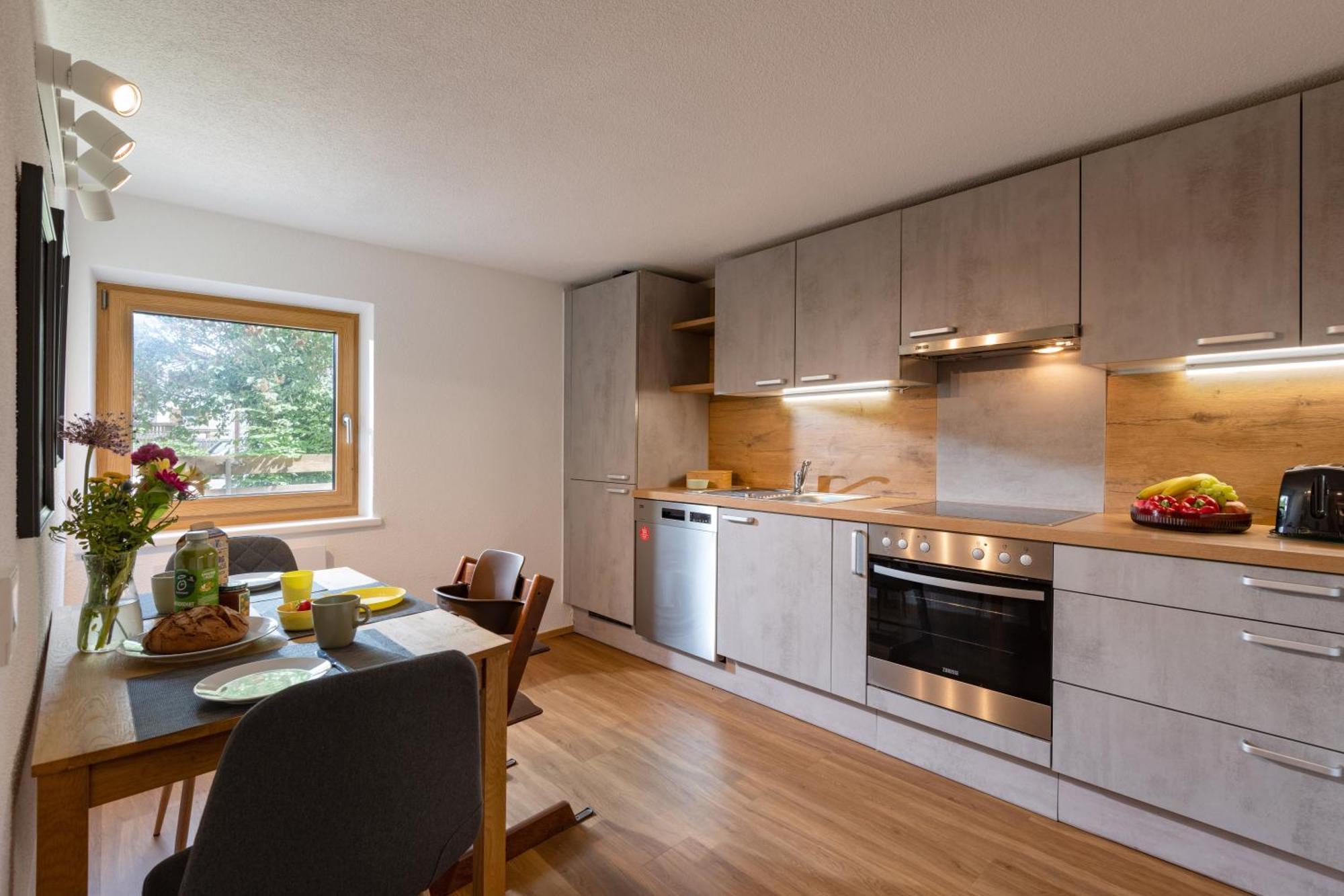 Modernes Apartment - 3 Schlafzimmer - 2 Kostenlose Parkplaetze Fugen Bagian luar foto